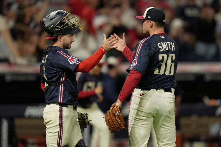 Martínez comes up with key hit, fielding play as Guardians hold on for 4-3 win over Red Sox